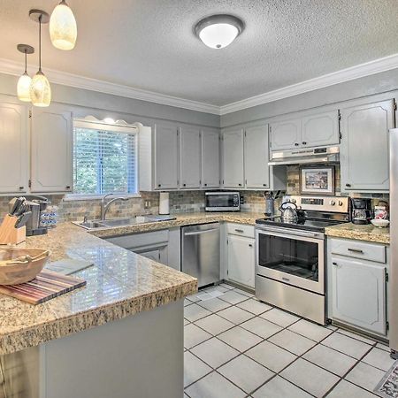 Charming Hot Springs Home With Sunroom And Yard Екстериор снимка