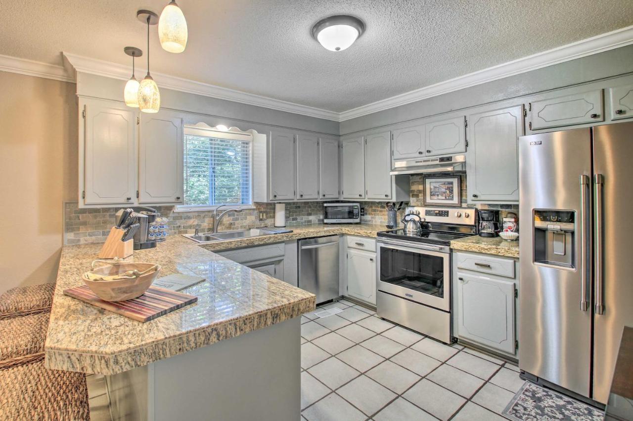 Charming Hot Springs Home With Sunroom And Yard Екстериор снимка