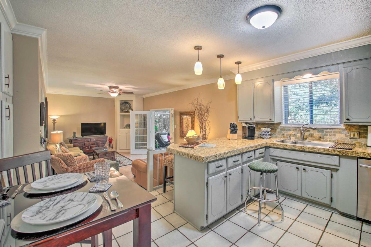 Charming Hot Springs Home With Sunroom And Yard Екстериор снимка