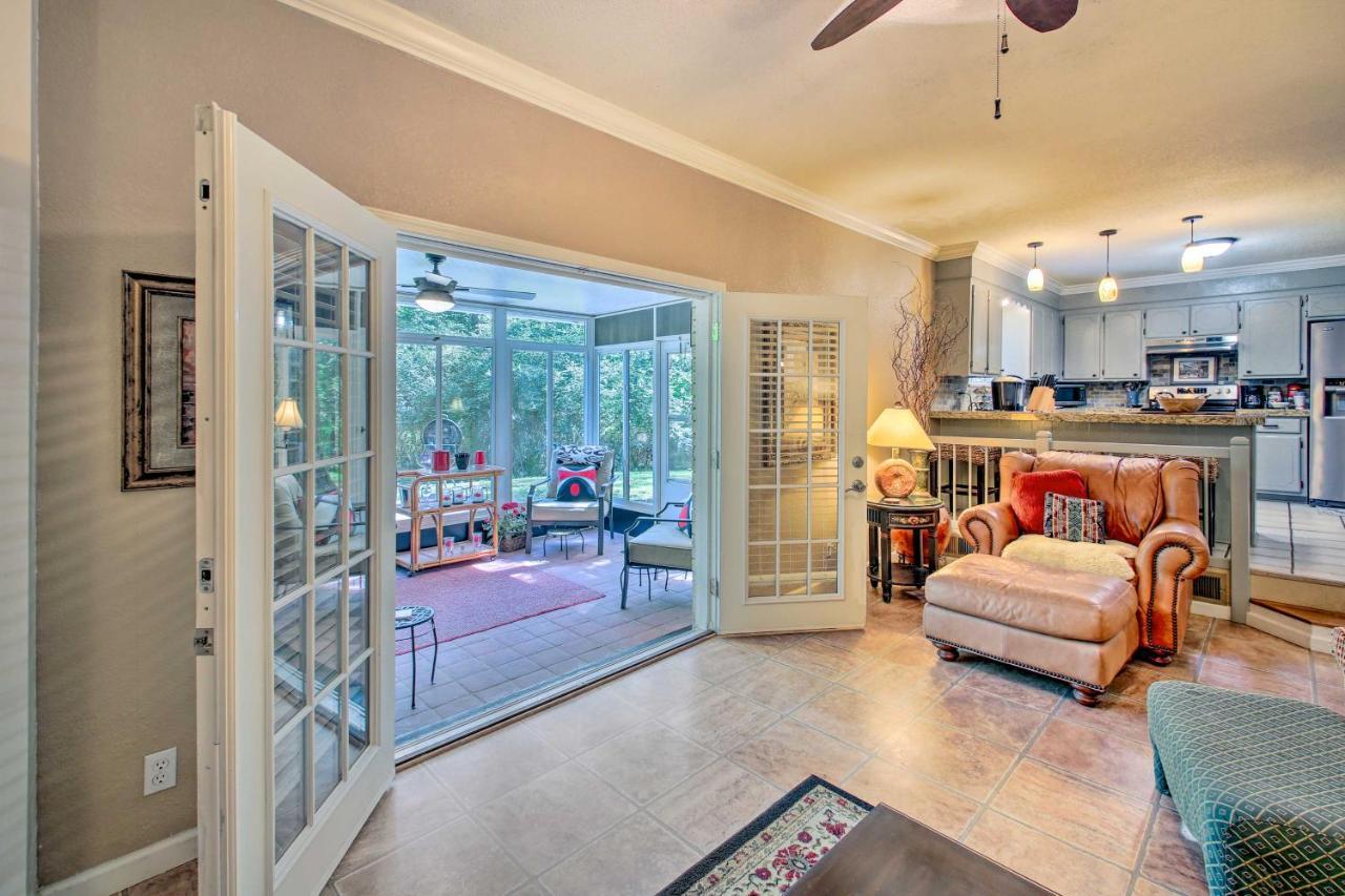 Charming Hot Springs Home With Sunroom And Yard Екстериор снимка