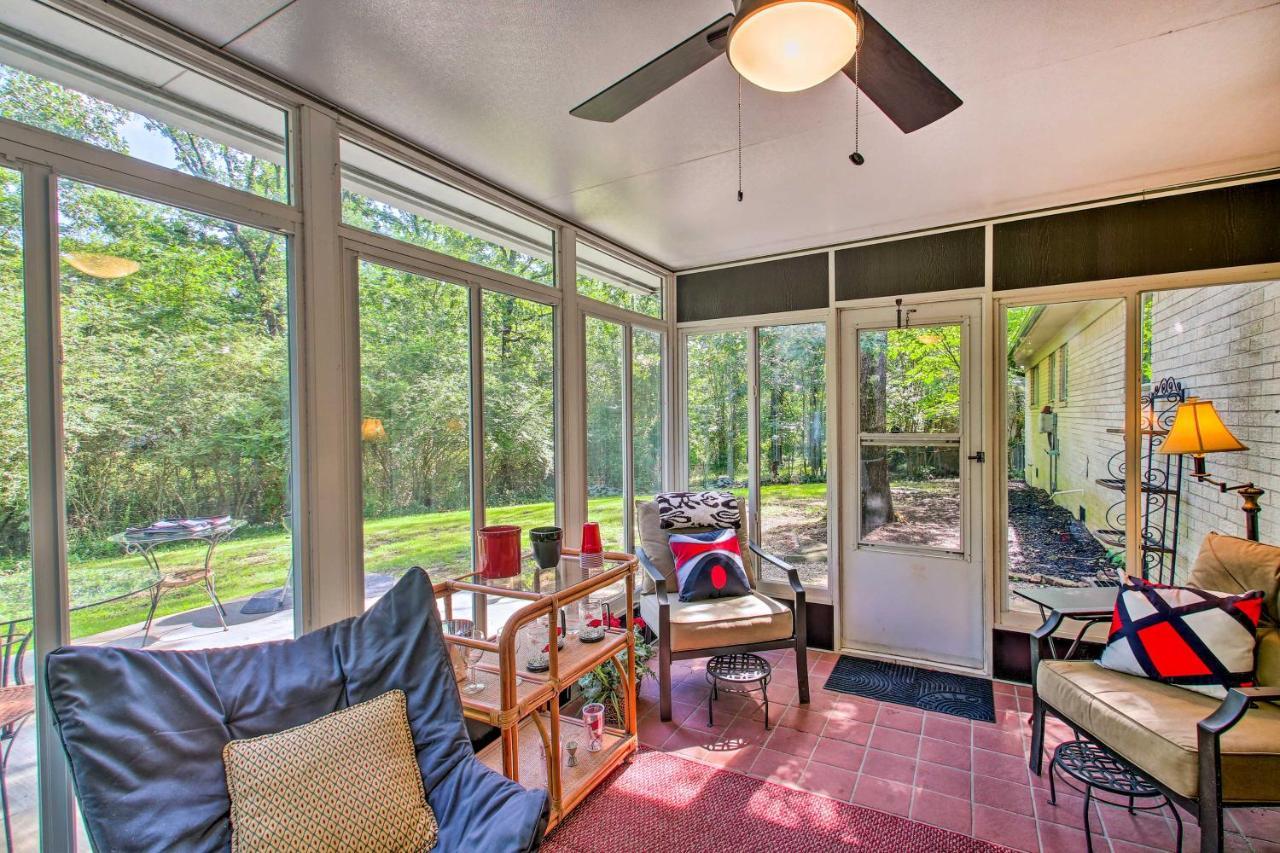 Charming Hot Springs Home With Sunroom And Yard Екстериор снимка